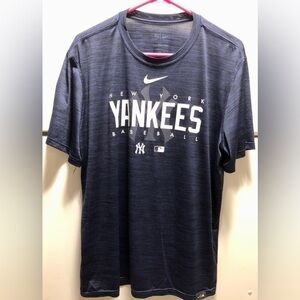 ⛄️Nike MLB Collection NY Yankees DriFIT Polyester T-shirt